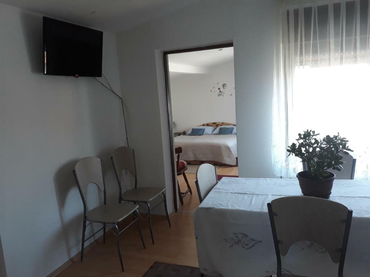 Apartmani Kristanic 카를로바츠 외부 사진