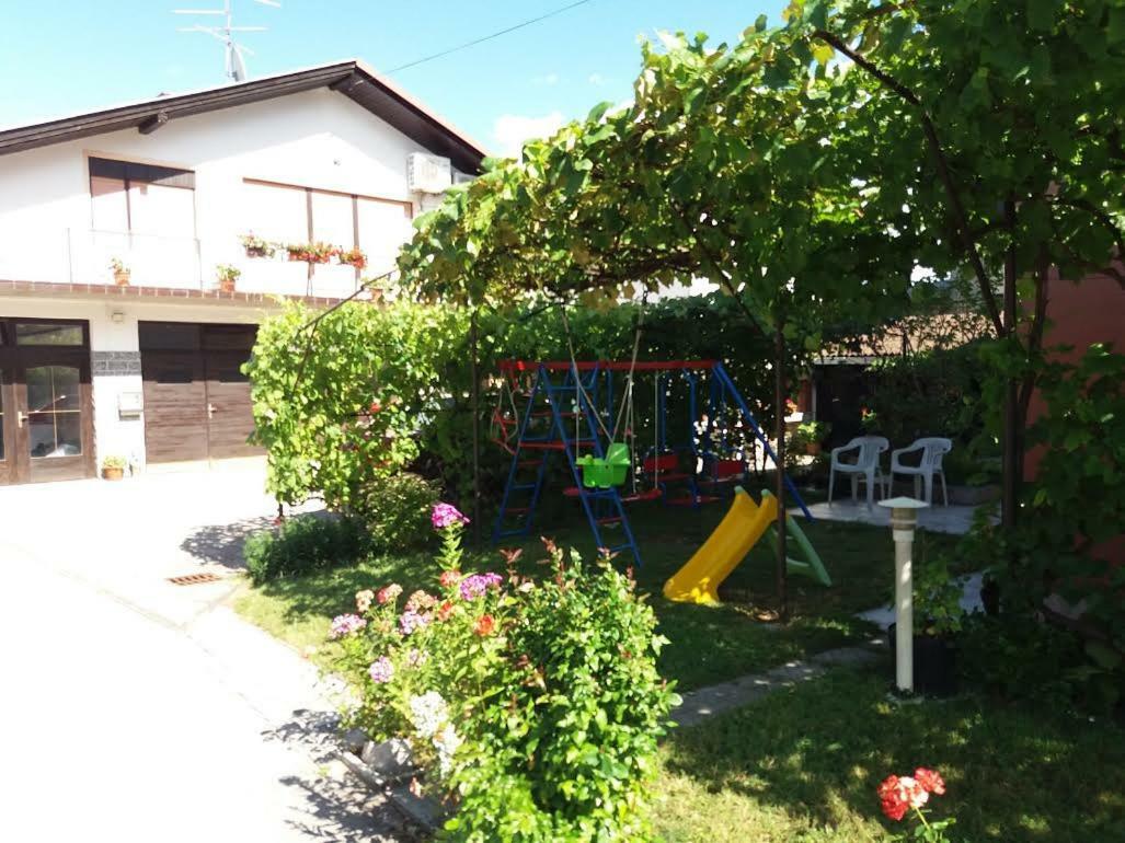 Apartmani Kristanic 카를로바츠 외부 사진